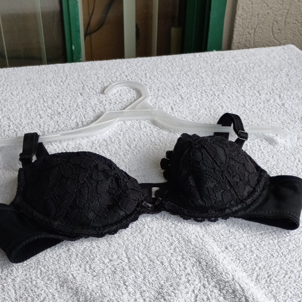Elegant Black Lace Bra